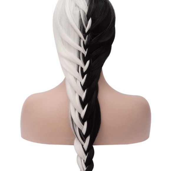 Cruella D. 32” ⚫️⚪️B& W Cosplay Synthetic Bang Wig - Picture 7 of 8